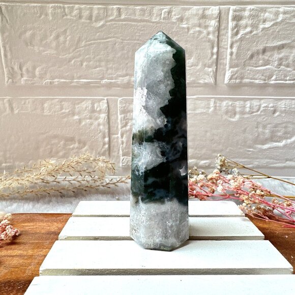 Gorgeous Moss Agate Tower - Picture 5 of 9